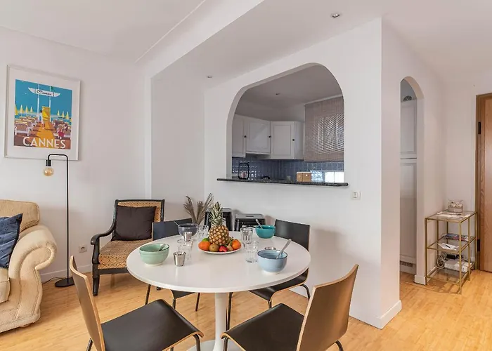 Charmant Appartement A 300 Metres Des Plages De La Croisette